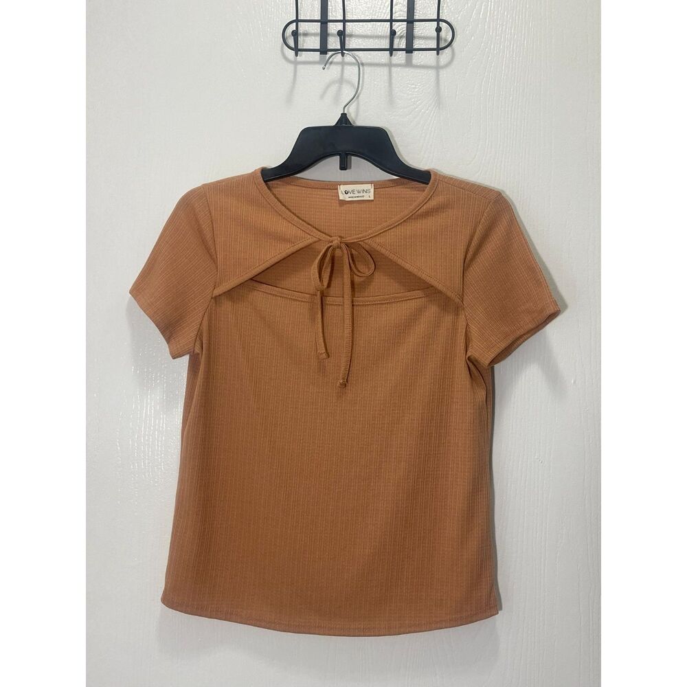 Love Wins Women's Ribbed Keyhole Cutout Top